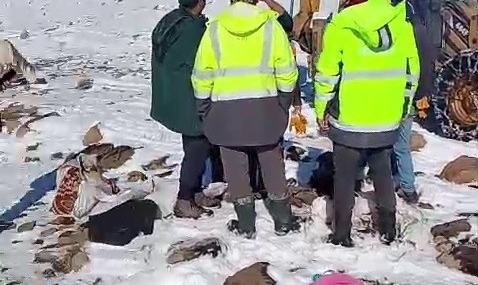 Tekman’da ESKİ ekiplerinin zorlu mesaisi