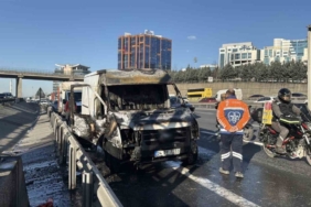 TEM Otoyolu’nda araç alev aldı, sürücü son anda kurtuldu