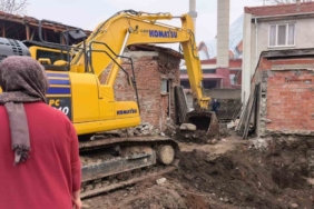 Temel için kazılan yerden tarihi mezar kalıntıları çıktı