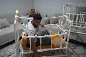 Tesisatçıdan borudan beşik: İçine girip test etti, viral oldu