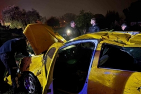 Ticari taksi tarlaya uçtu: 1 yaralı