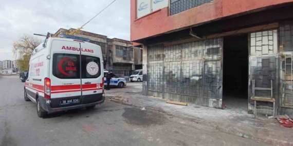 Tinerle sobayı yakarken kendini yaktı