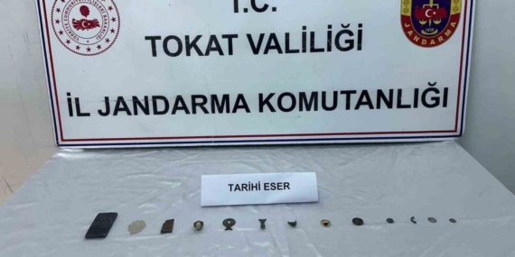 Tokat’ta bir evde 13 parça tarihi eser ele geçirildi