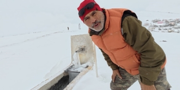 Tokat’ta eksi 10 derece çeşmeyi dondurdu