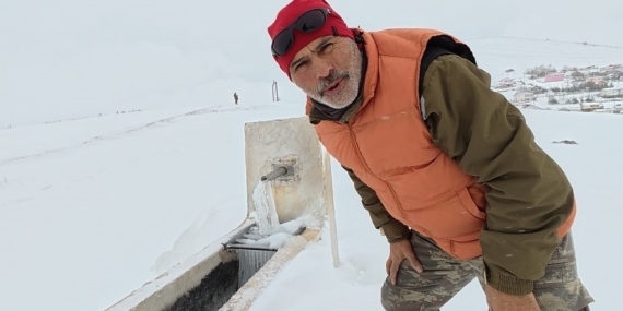 Tokat’ta eksi 10 derece çeşmeyi dondurdu