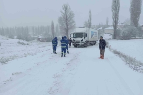 Tokat’ta kar yağışı ulaşımı olumsuz etkiledi