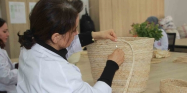 Topraktan gelen miras tasarımla buluştu: Mısır kabuğu kadınların elinde hayat buluyor