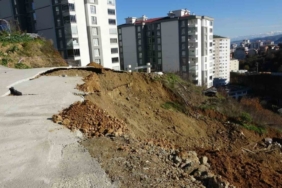 Trabzon’da kaçak hafriyat sahasında heyelan alarmı