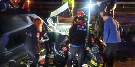 Traktör ile otomobilin çarpıştığı kazada 3 kişi yaralandı