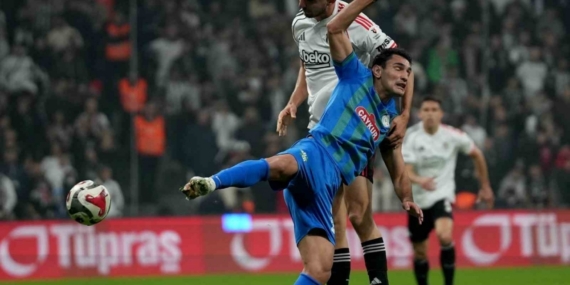 Trendyol Süper Lig: Beşiktaş: 0 - Çaykur Rizespor: 0 (İlk yarı)