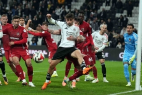 Trendyol Süper Lig: Beşiktaş: 1 - Gaziantep FK: 1 (İlk yarı)
