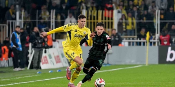 Trendyol Süper Lig: Fenerbahçe: 3 - Konyaspor: 0 (İlk yarı)