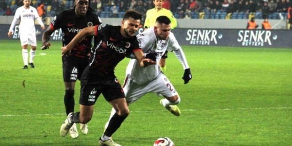 Trendyol Süper Lig: Gençlerbirliği: 2 - Trabzonspor: 1 (İlk yarı)