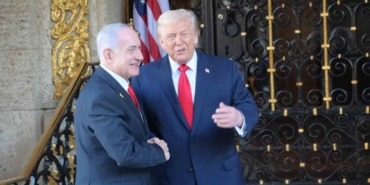 Trump, Netanyahu ile bir araya geldi