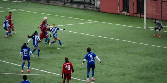 Turkcell Kadın Futbol Süper Ligi: Hakkarigücü: 0 - Yüksekova SK: 1