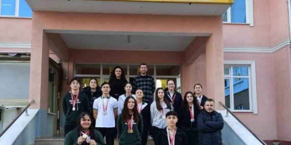 Türkeli Anadolu Lisesi’nden 5 il birinciliği