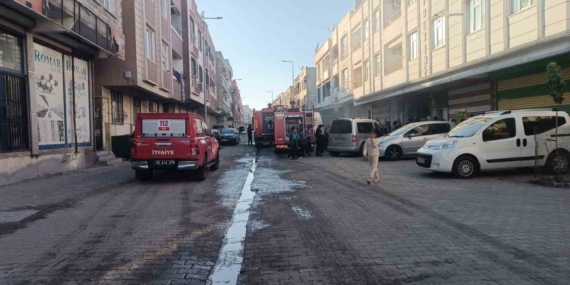 Tutuşan talaş iş yerini yaktı