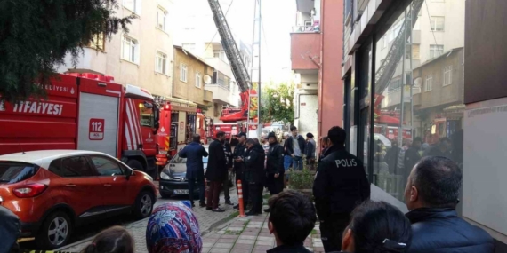 Tuzla’da çatı yangını korkuttu