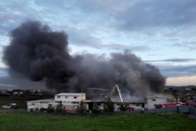 Tuzla’da kauçuk fabrikasında korkutan yangın