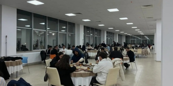 Uluslararası öğrenciler gönüllü rehberleriyle buluştu