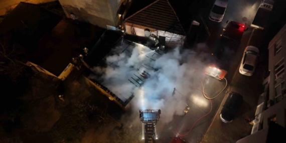 Ümraniye’de gecekondu yangını: Ev kullanılamaz hale geldi