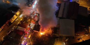 Ümraniye’de kereste deposunda yangın