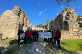 Üniversite öğrencilerine kültür gezisi