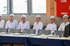 Üniversiteli aşçı adayları hünerlerini sergiledi