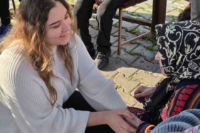 Üniversiteli gençler, yaşlı çınarları unutmadı