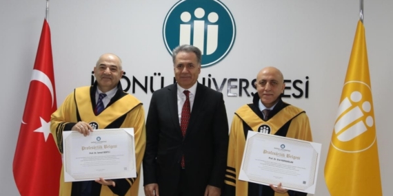 Unvanda yükselen akademisyenlere cübbeleri giydirildi