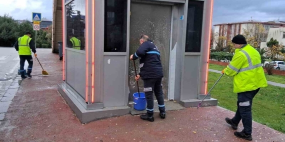 Üst geçit asansörlerinde periyodik temizlik