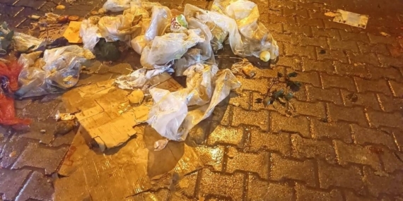 Uyarılara rağmen pazar yerini kirleten esnaf cezadan kurtulamadı