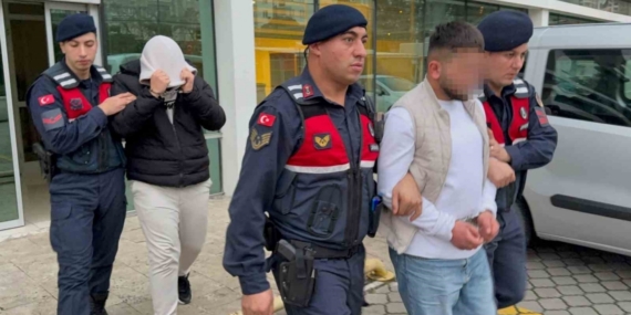 Uyuşturucu hapla yakalanan 2 kişi tutuklandı