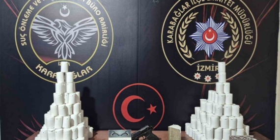 Uyuşturucu taciri sevgililer binlerce hapla yakalandı