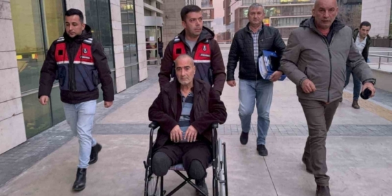 Uyuşturucu ticaretinden 11 yıl ceza yedi, ayakları olmayan hükümlü tekerlekli sandalyeyle cezaevine götürüldü