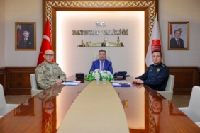 Vali Eldivan, İçişleri Bakanı Yerlikaya başkanlığındaki yeni yıl tedbirleri toplantısına katıldı