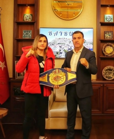 Vali Eldivan’dan dünya şampiyonu Turhan’a tebrik