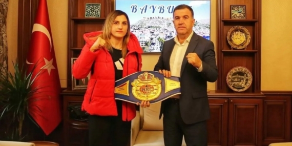 Vali Eldivan’dan dünya şampiyonu Turhan’a tebrik