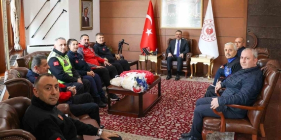 Vali Hacıbektaşoğlu, AFAD’ın 16. kuruluş yıl dönümünde kurum temsilcilerini kabul etti