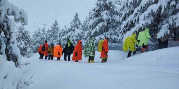 Van’da kar nedeniyle yol kapandı, rota Toprakkale’ye çevrildi