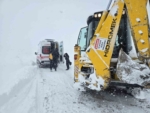 Van’da kar yağışı ulaşımı aksattı: Sağlık ve belediye ekipleri alarma geçti