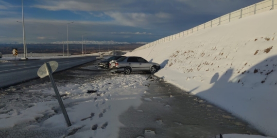 Van’da zincirleme kaza: 5 yaralı