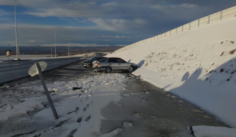 Van’da zincirleme kaza: 5 yaralı