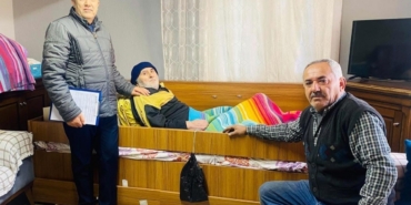 "Vatandaşa hizmet, Hakk’a hizmettir" diyerek yaşlıların ayağına gidiyor