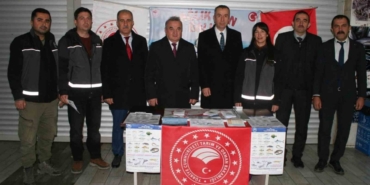 Vatandaşları bilgilendirmek için pazarda "Sağlık için Balık" konulu stant kuruldu