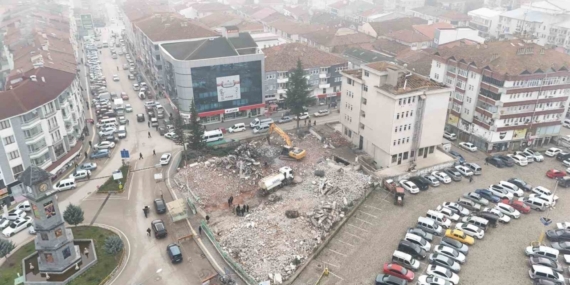 Vezirköprü’de otopark ve meydan projesi için çalışmalar başladı