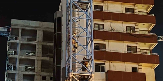 Vince çıkarak intihara kalkışan şahsı itfaiye vazgeçirdi