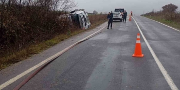 Vize-Soğucak Köyü yolunda petrol tankeri devrildi