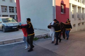 Vurup hastaneye götürdükleri genç öldü, kaçan katil ile arkadaşları yakalanıp tutuklandı