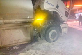 Yakıt yüklü tankerden yükselen dumanlar korkuttu